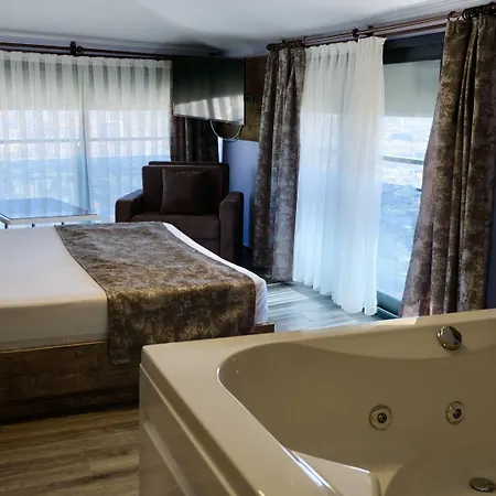 民宿 Castle Light Boutique 阿拉尼亚